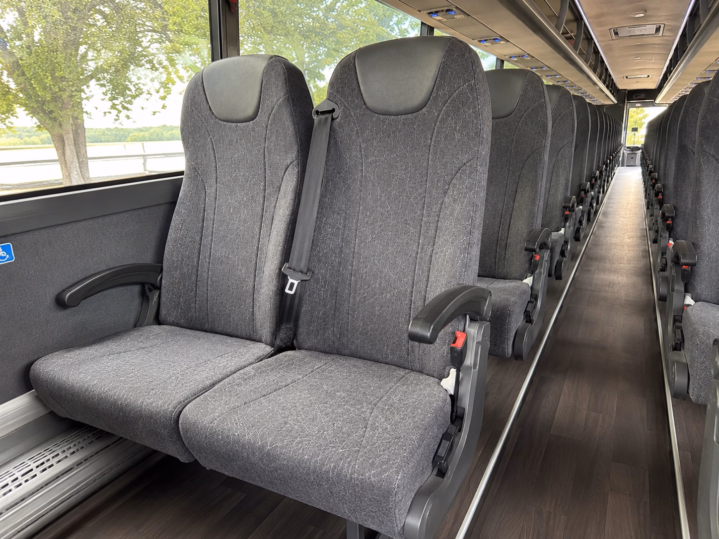 bus rentals to canadian river winery and the yukon wine route