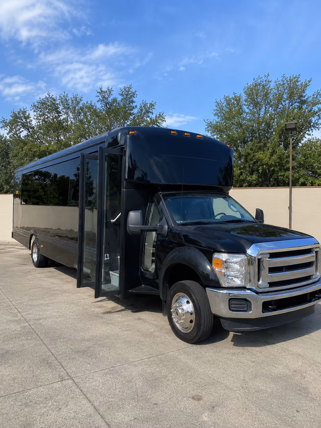 edmond 20 passenger party bus